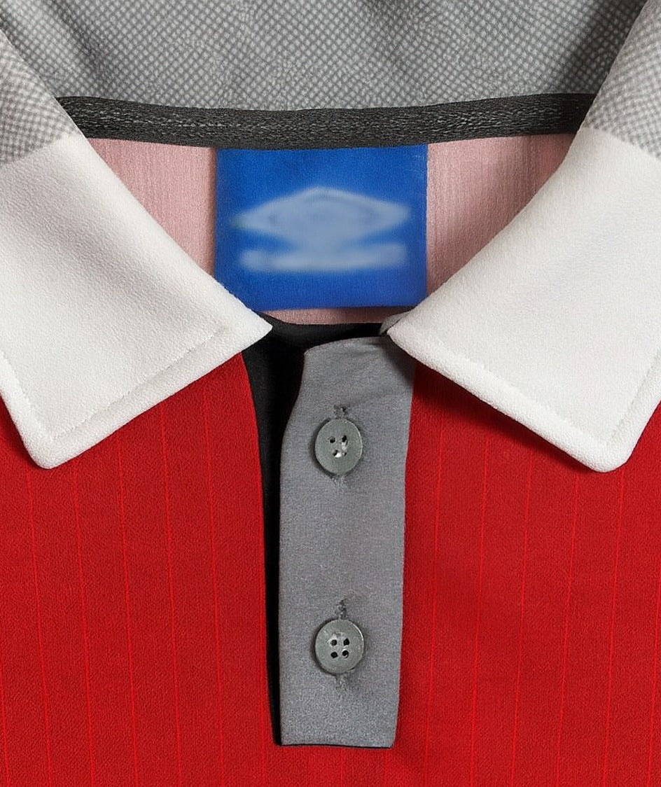 Manchester United 1996/97 home shirt — collar close-up