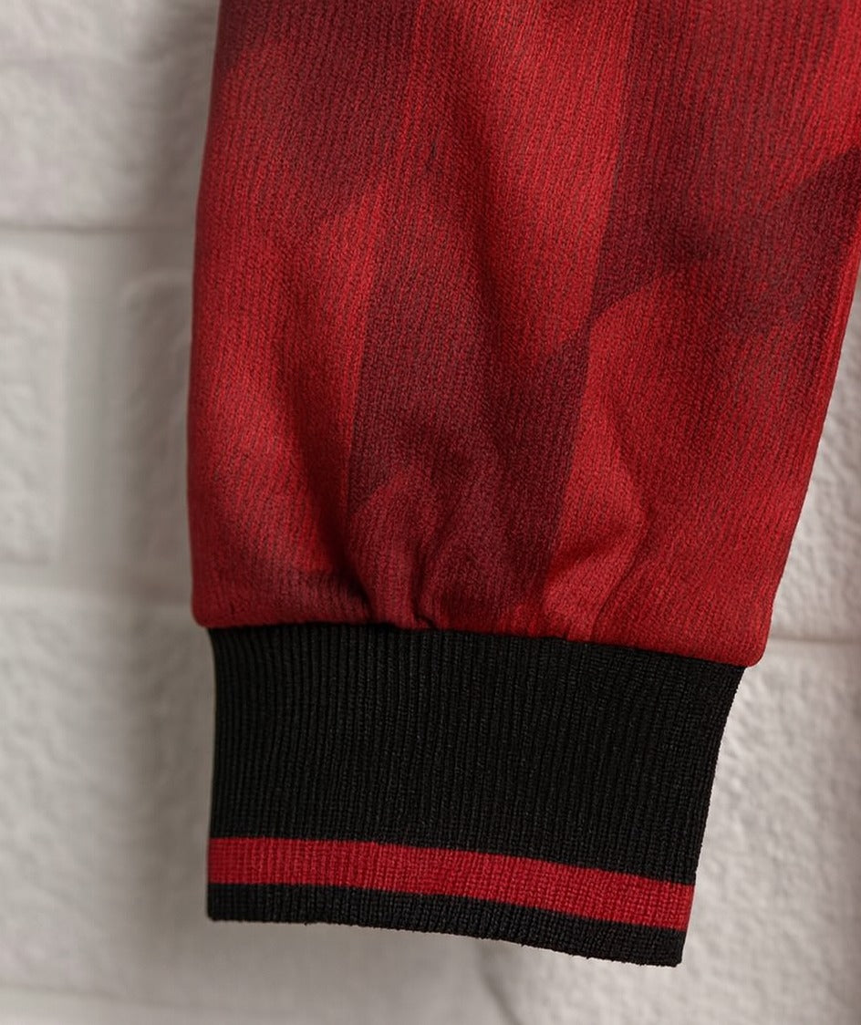 Manchester United 1996/97 home shirt — sleeve close-up