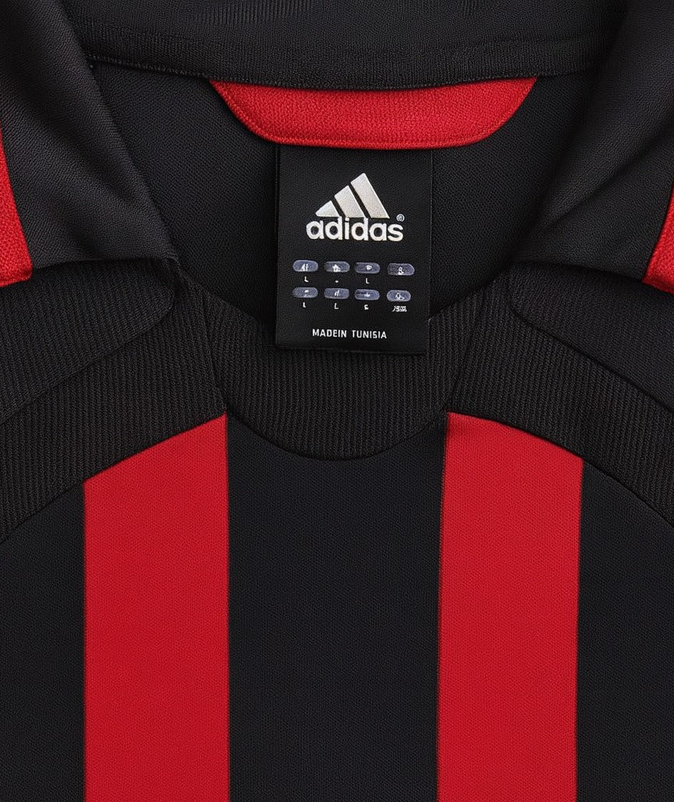 AC Milan 2006/07 shirt — collar close-up