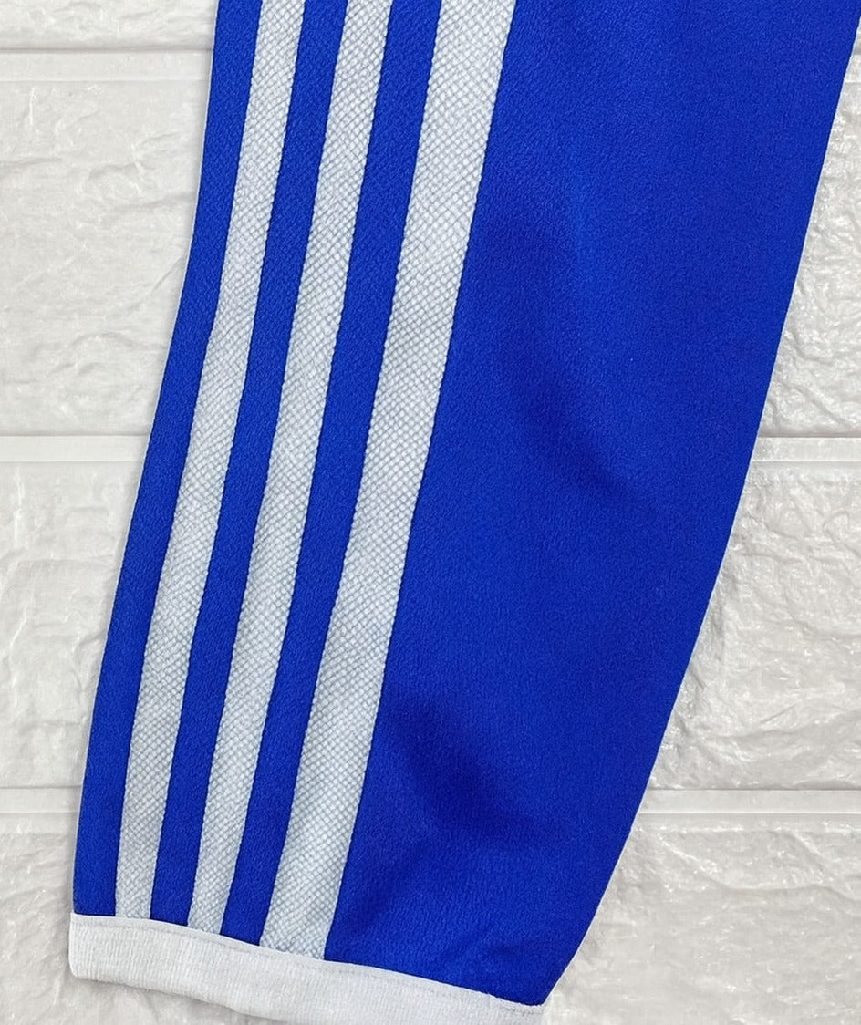 Chelsea 2011/12 home shirt — sleeve close-up