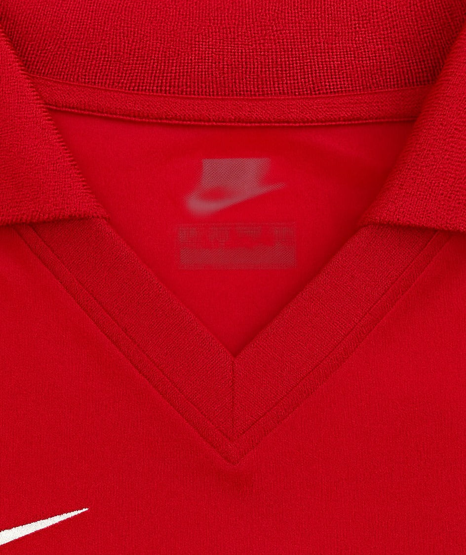 Arsenal 2001/02 home shirt — collar close-up