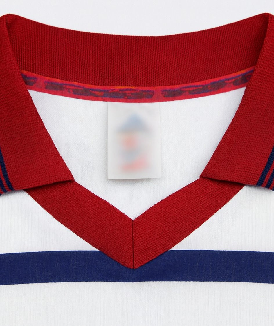 Bayern Munich 1998/99 third shirt — collar close-up