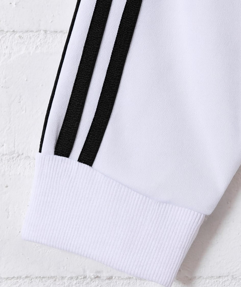 Real Madrid 2001/02 home shirt — sleeve close-up