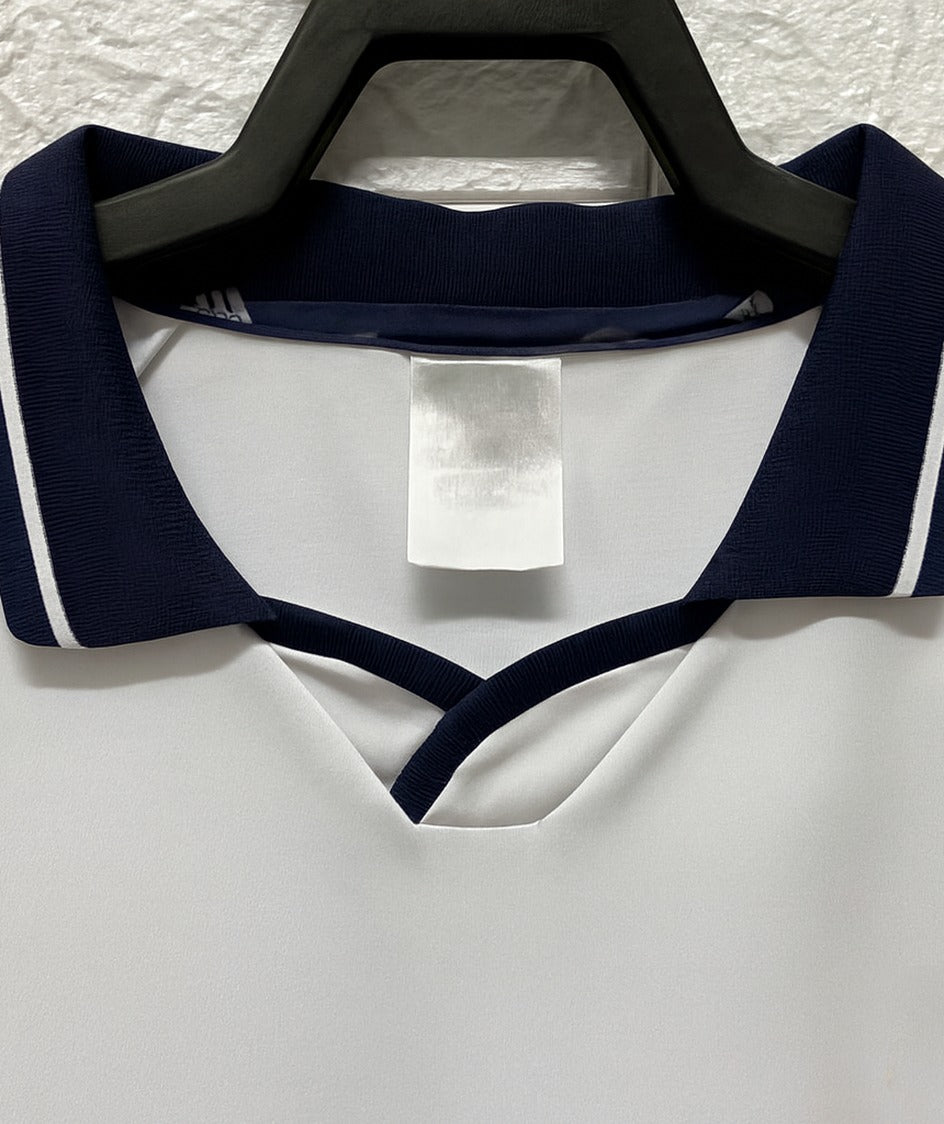Real Madrid 2000/01 home shirt — collar close-up