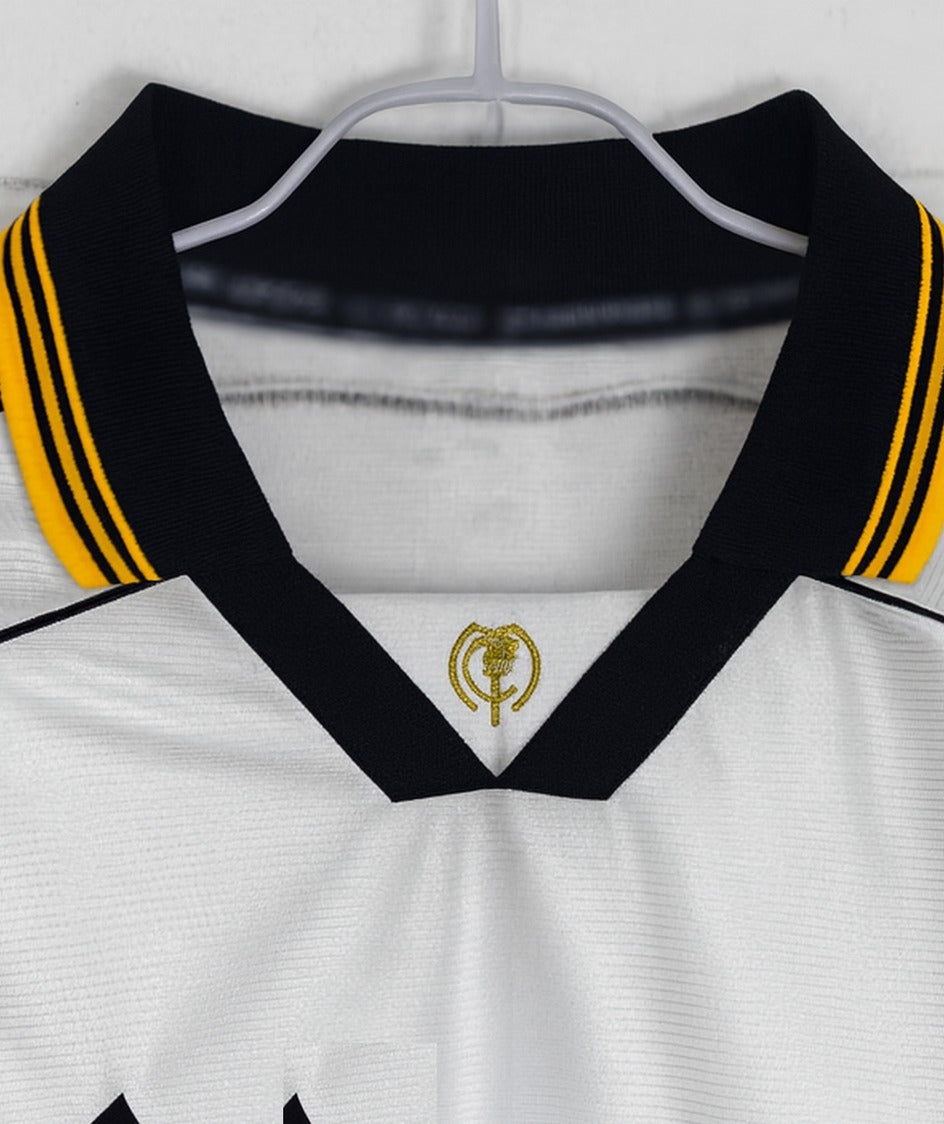 Real Madrid 1999/00 home shirt — collar close-up