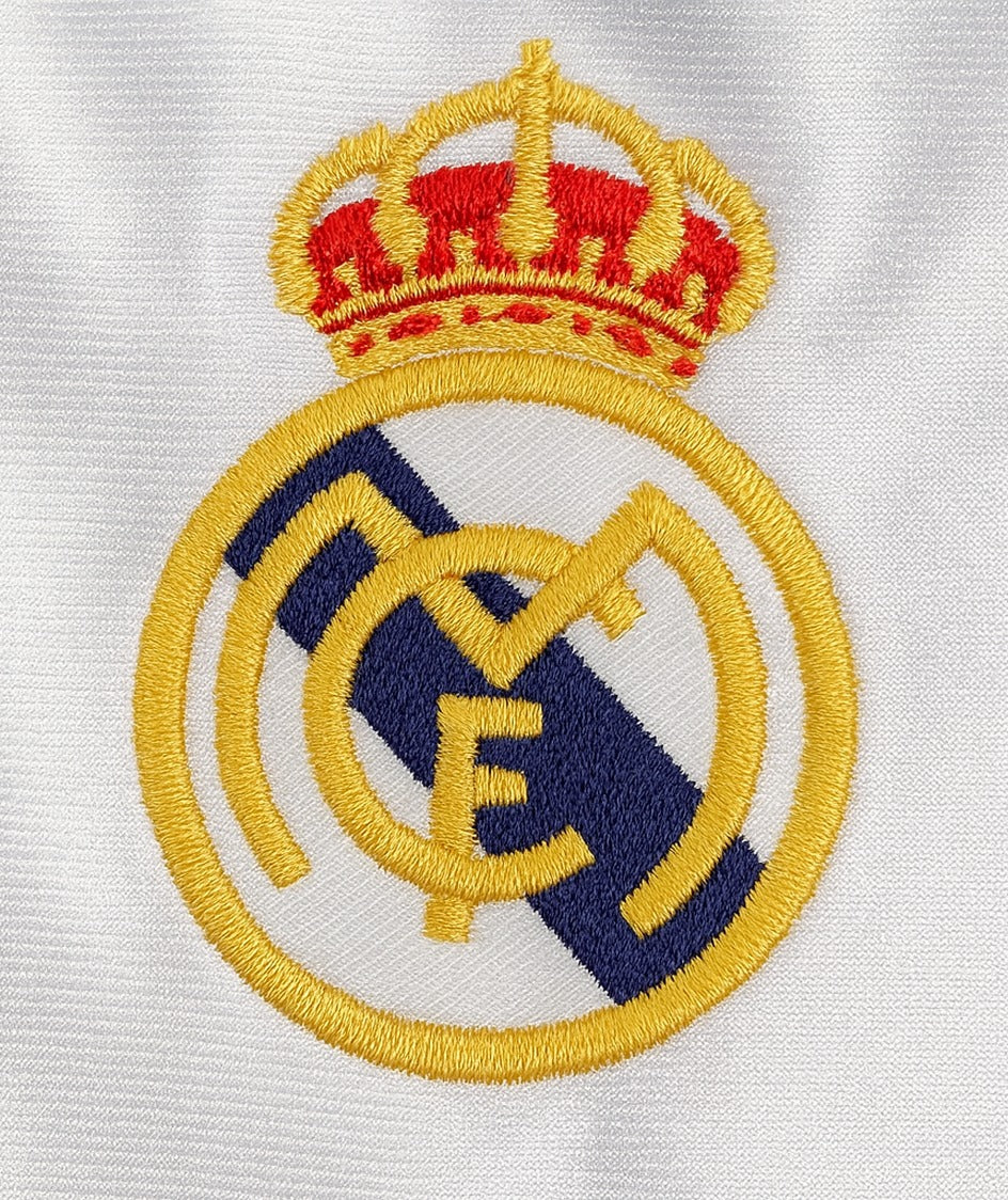 Real Madrid 1999/00 home shirt — club crest close-up
