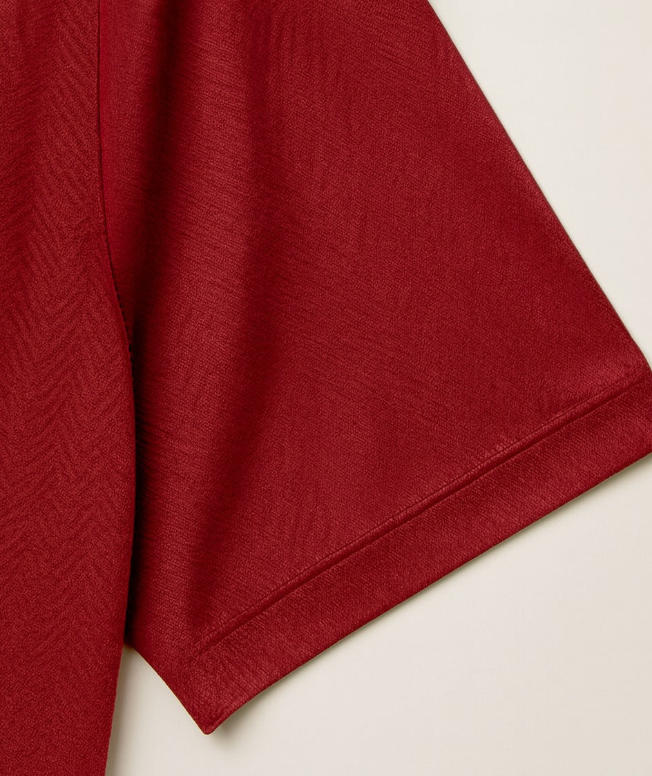 Liverpool 2018/19 home shirt — sleeve and cuff close-up
