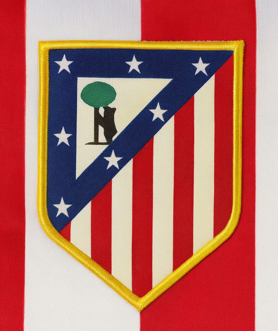Atletico Madrid 2004/05 home shirt — club crest close-up