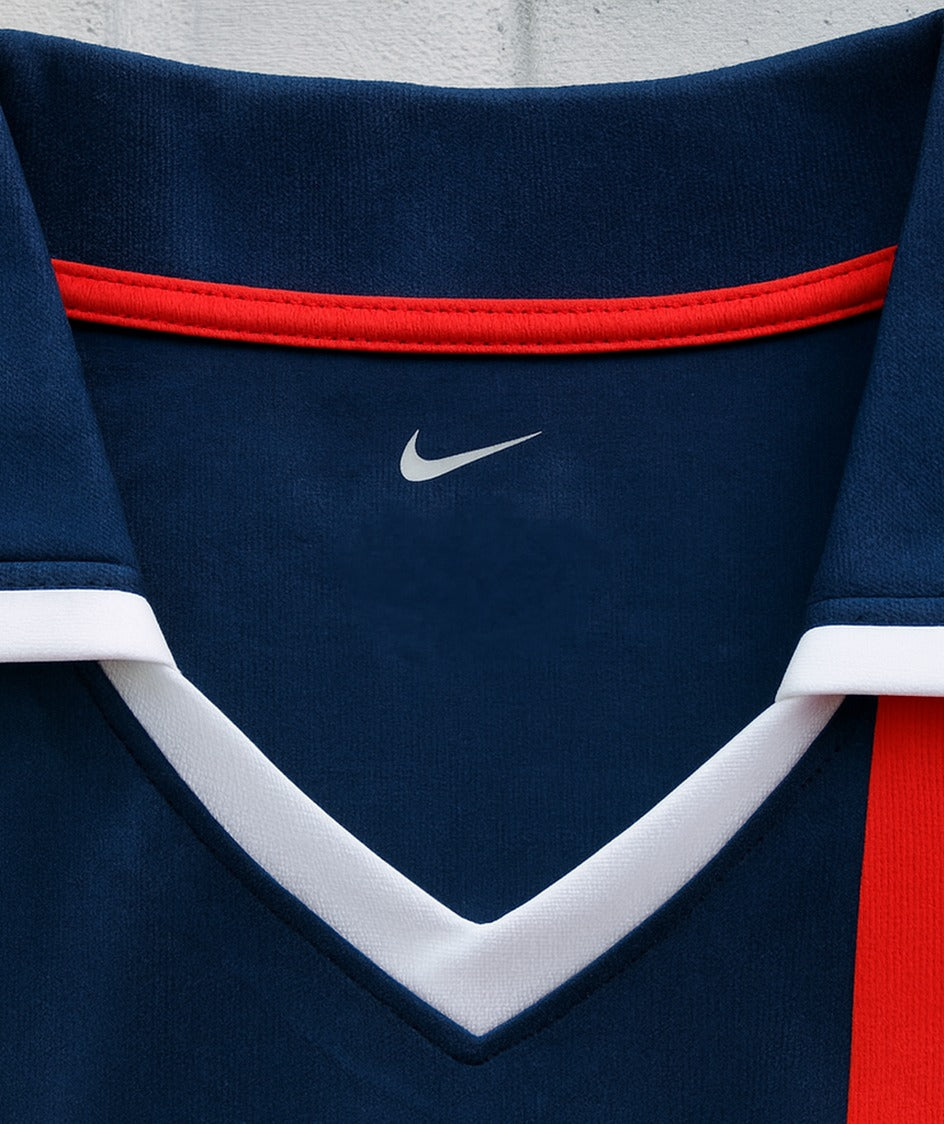 Paris Saint-Germain 2001/02 home shirt — collar close-up