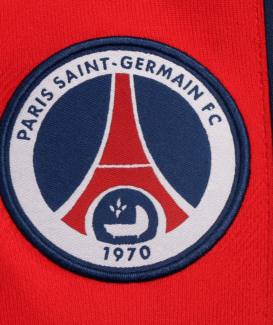 Paris Saint-Germain 2001/02 home shirt — club crest close-up
