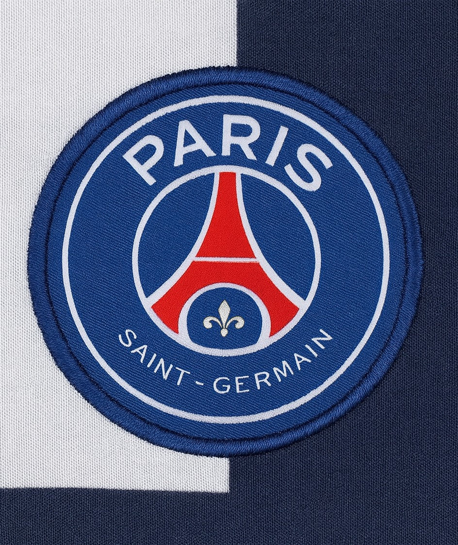 Paris Saint-Germain 2013/14 home shirt — club crest close-up