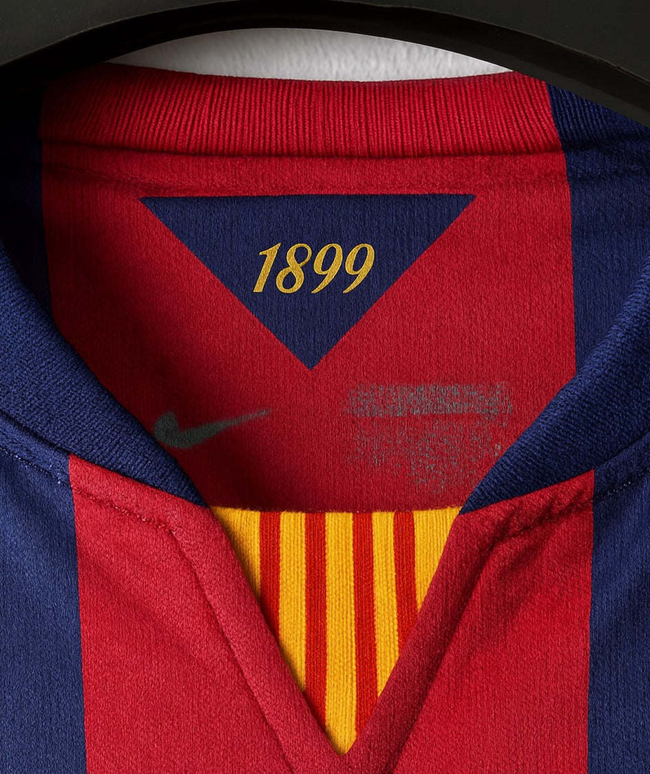 FC Barcelona 2014/15 home shirt — collar close-up