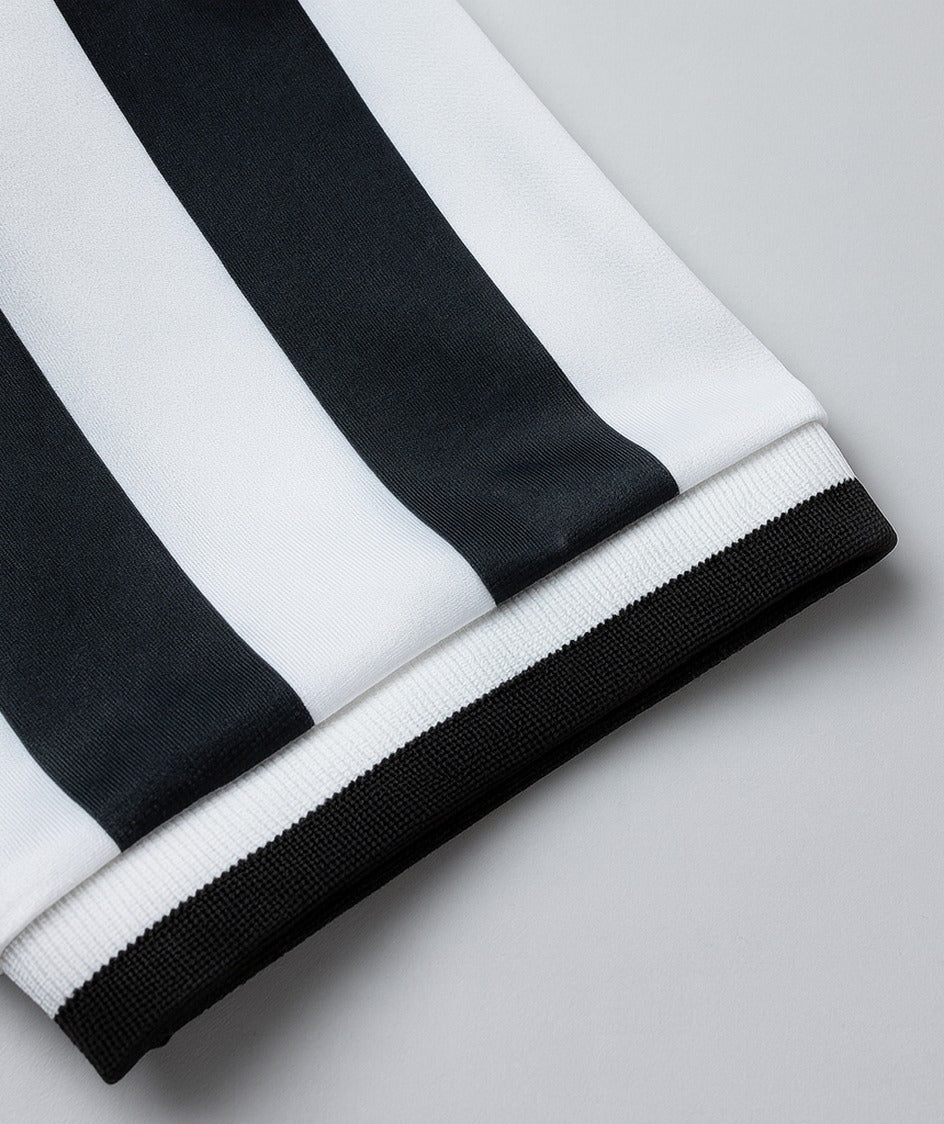 Juventus 1995/96 home shirt — sleeve and cuff close-up