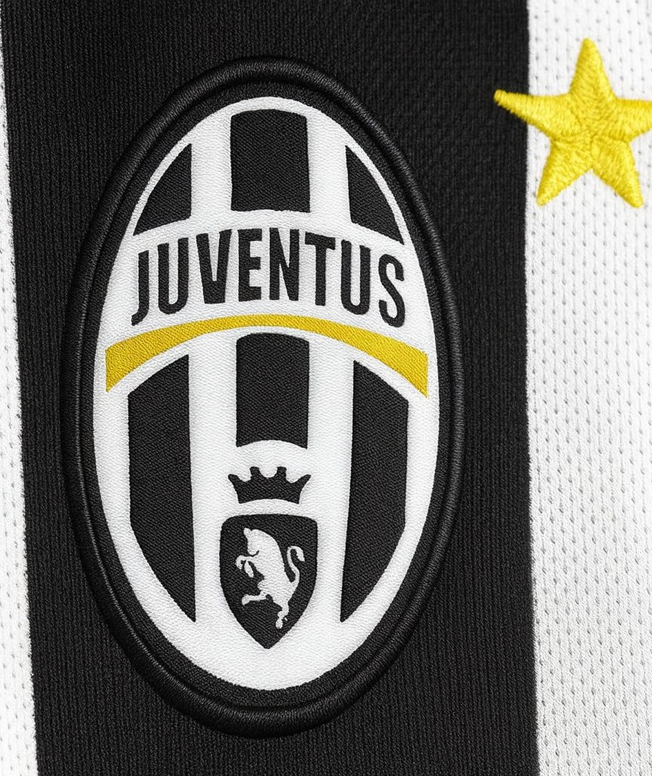 Juventus 2004/05 home shirt — club crest close-up