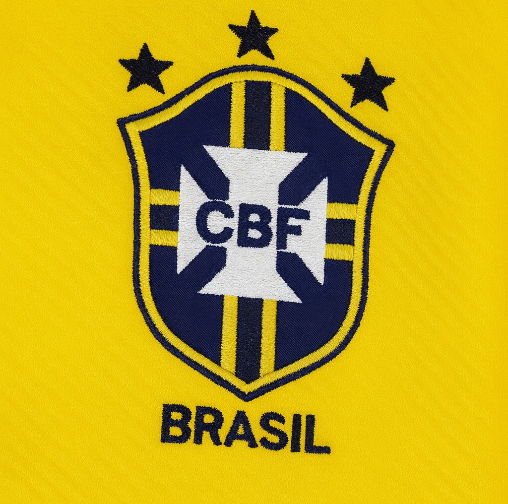 Brazil 1994 home shirt — club crest close-up