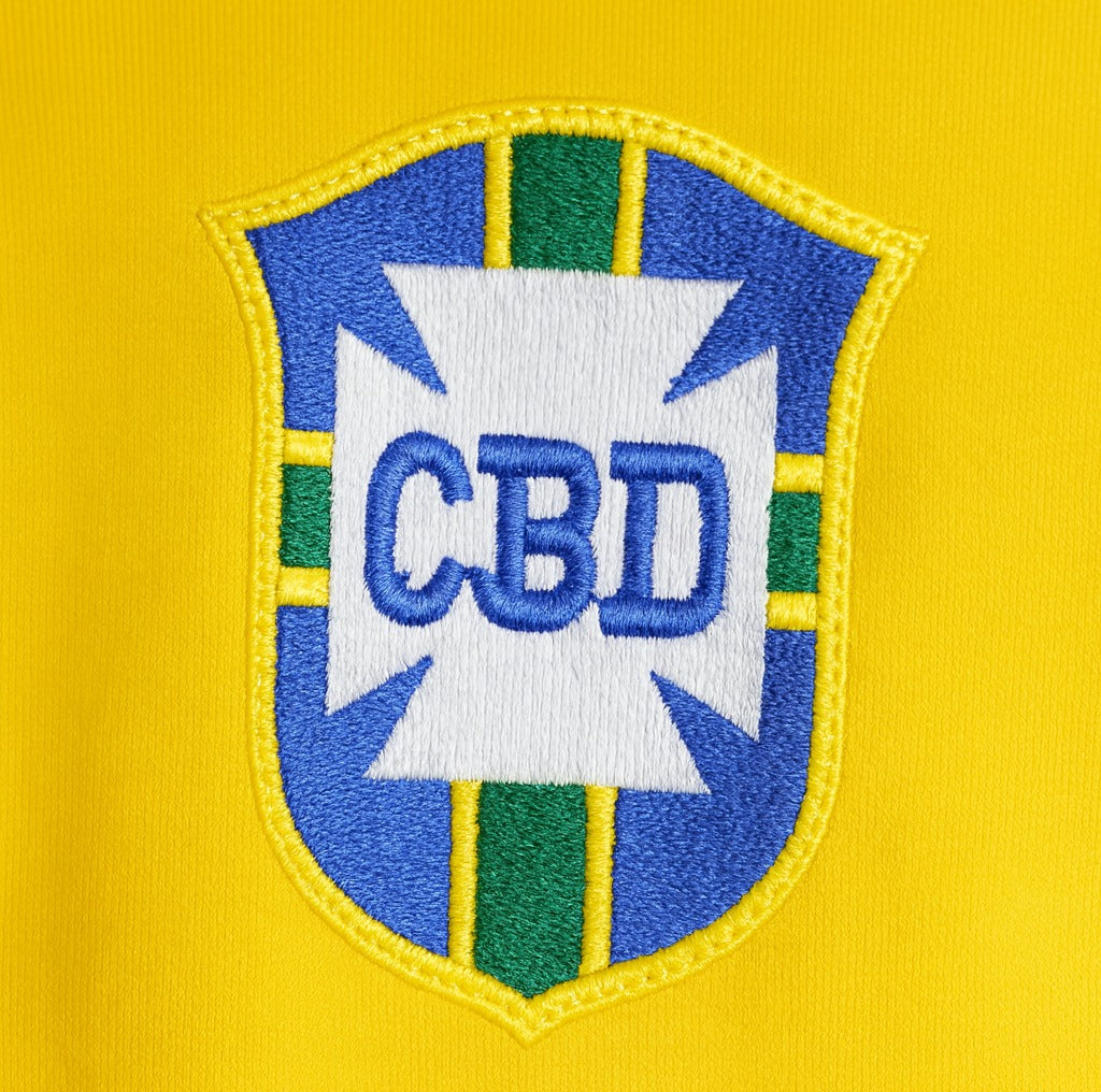 Brazil 1970 home shirt — club crest close-up