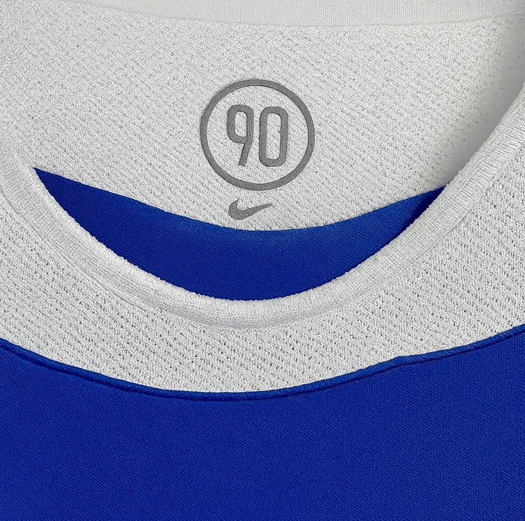 Brazil 2004 blue shirt — collar close-up
