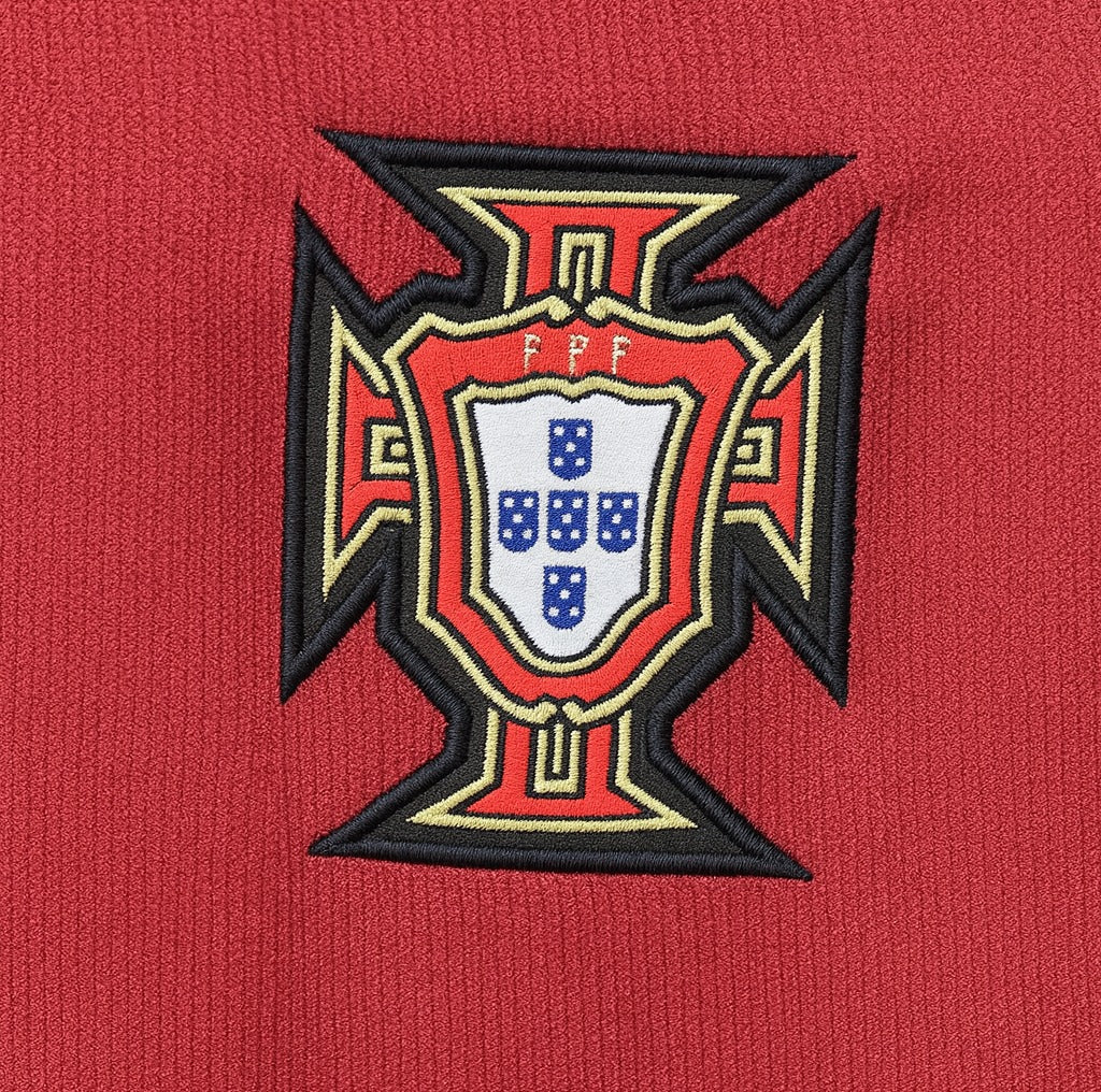 Portugal 2006 home shirt — FPF crest close-up