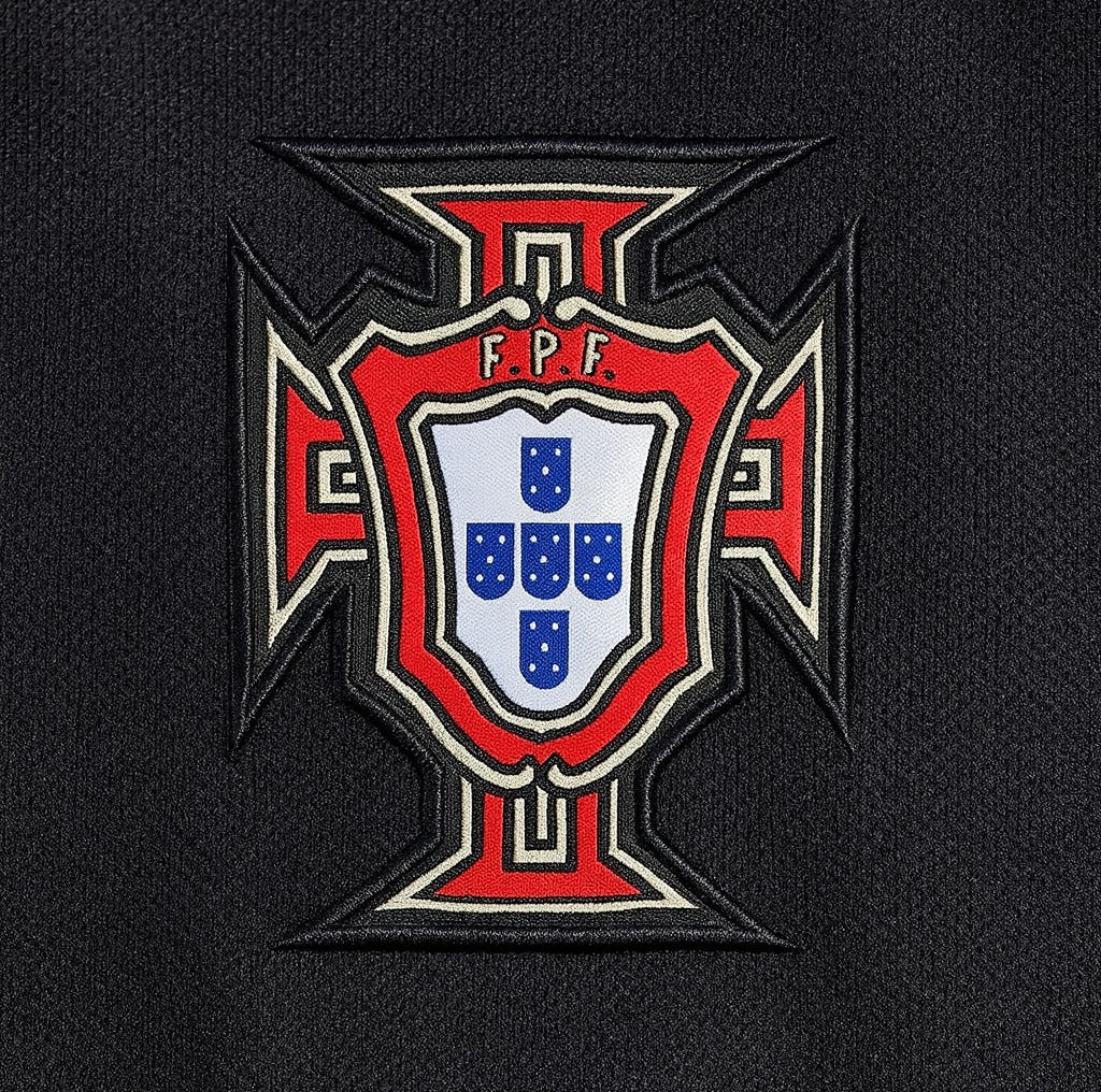 Portugal 2006 away shirt — FPF crest close-up
