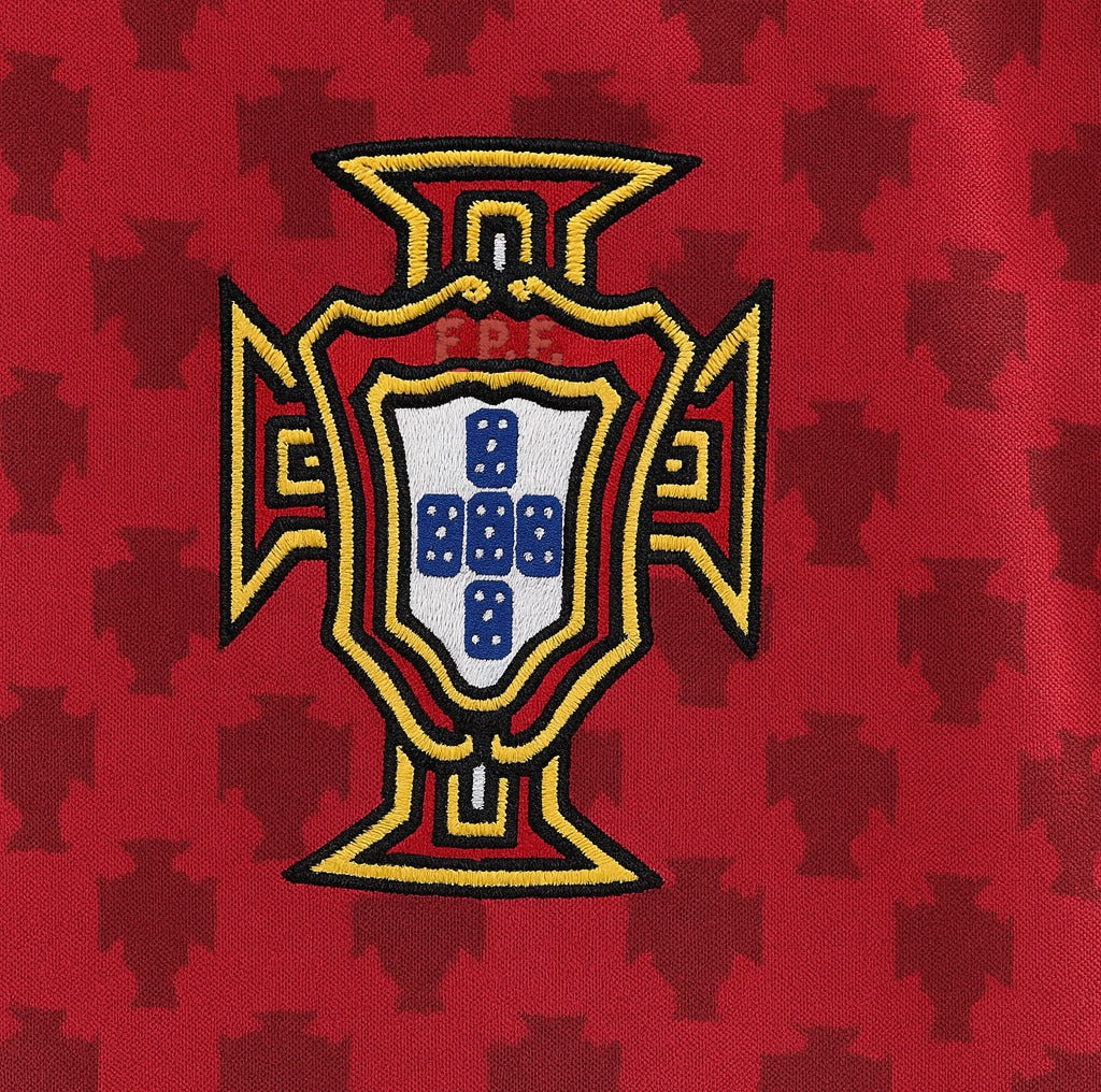 Portugal 2004 home shirt — FPF crest close-up
