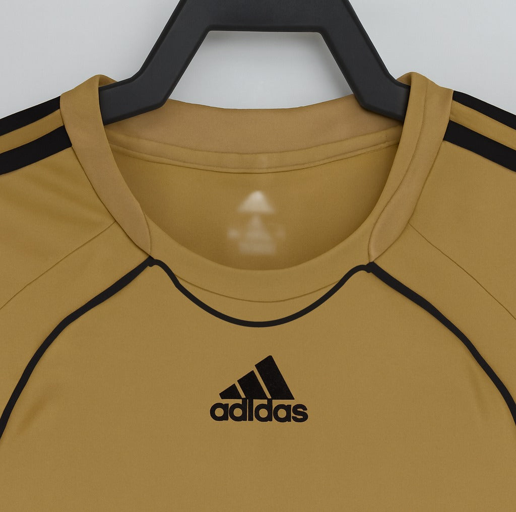 Spain 2008 away shirt — collar close-up