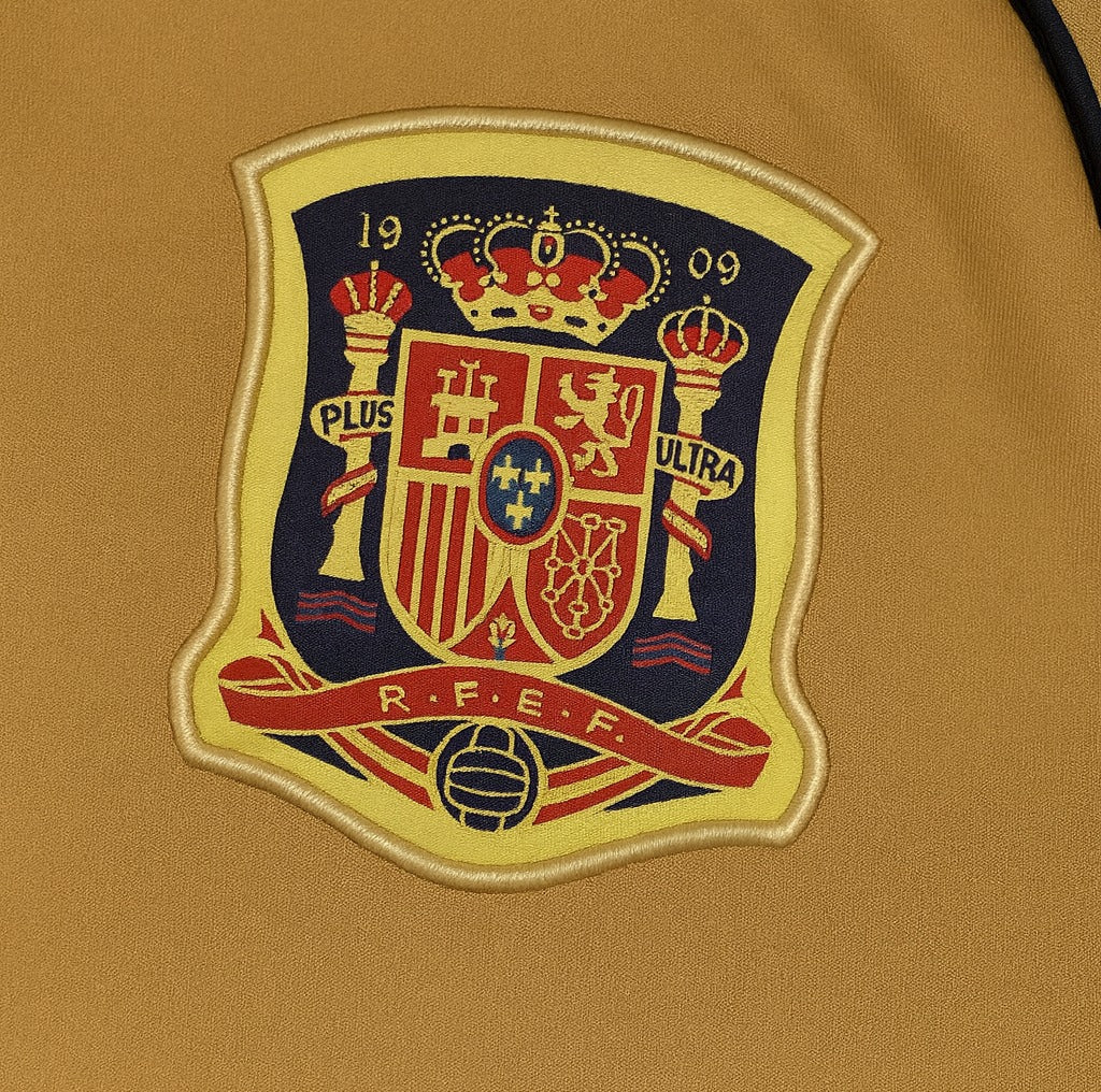Spain 2008 away shirt — federation crest close-up