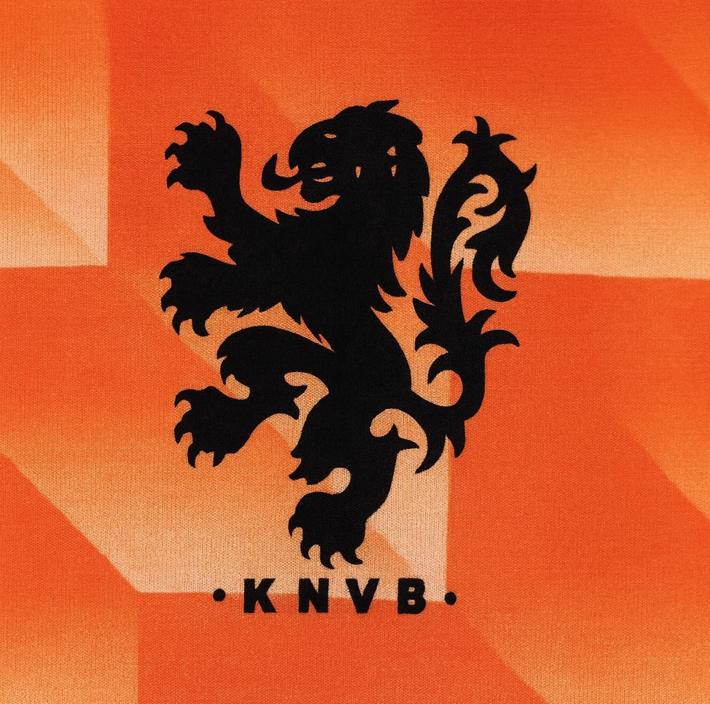 Netherlands 1988 home shirt — KNVB lion crest close-up