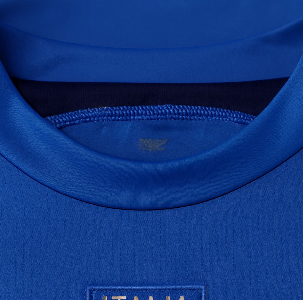 Italy 2006 home shirt — collar close-up