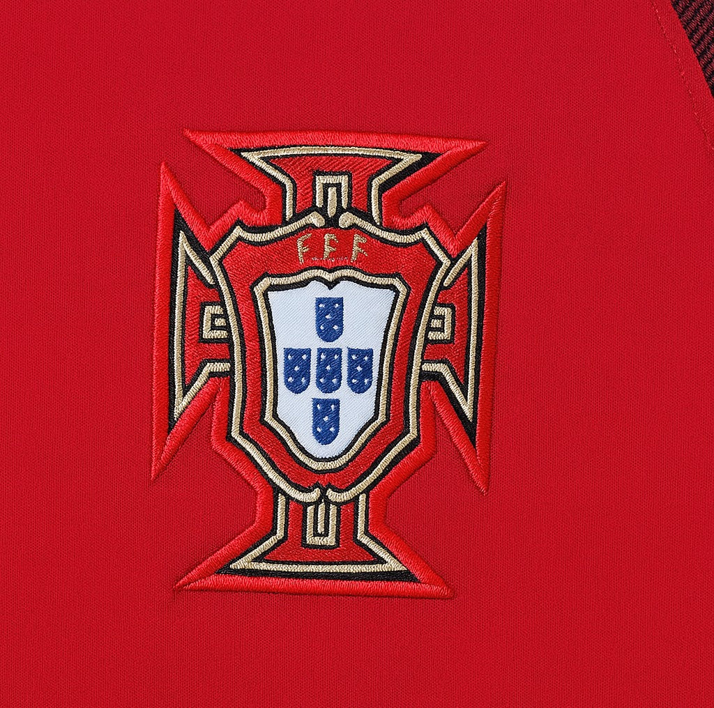 Portugal 2016 home shirt — FPF crest close-up