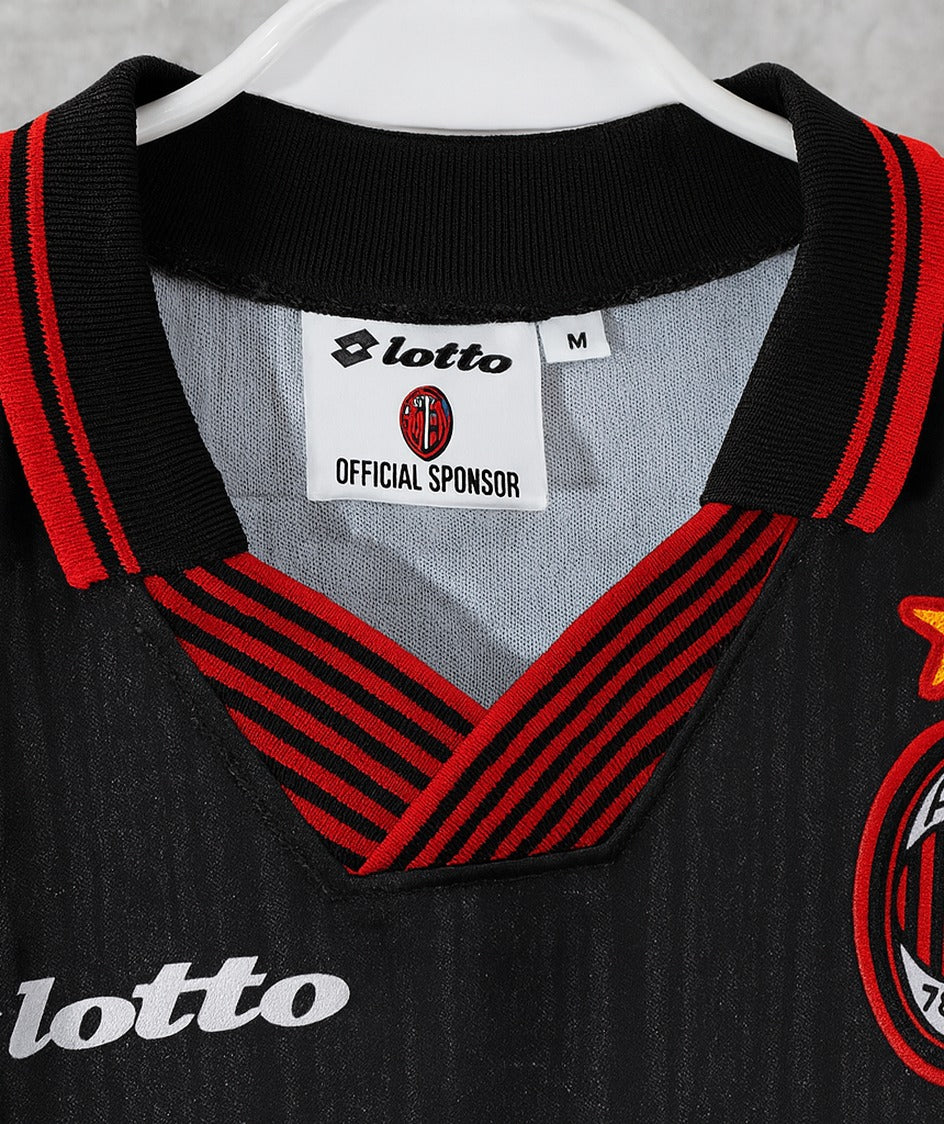 AC Milan 1997/98 black away shirt — collar close-up