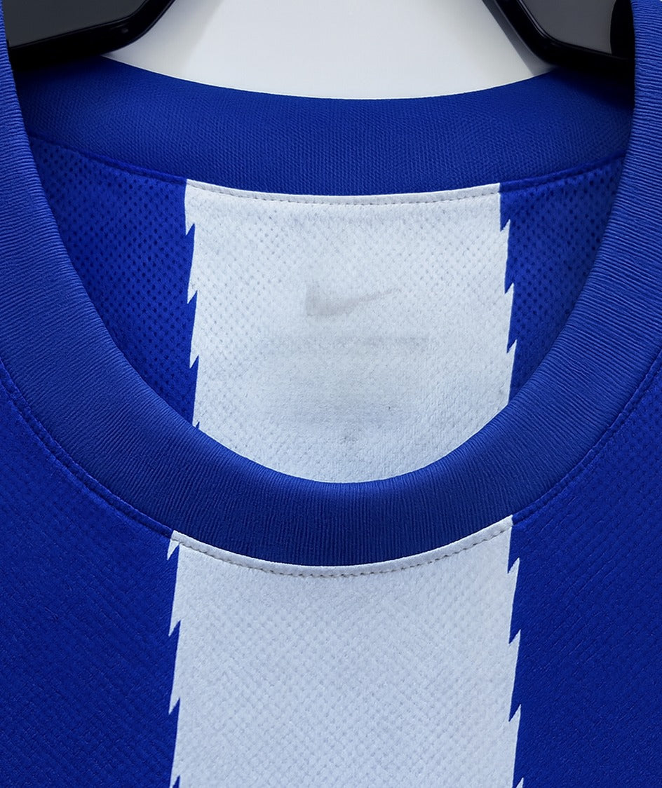 FC Porto 2010/11 home shirt — collar close-up