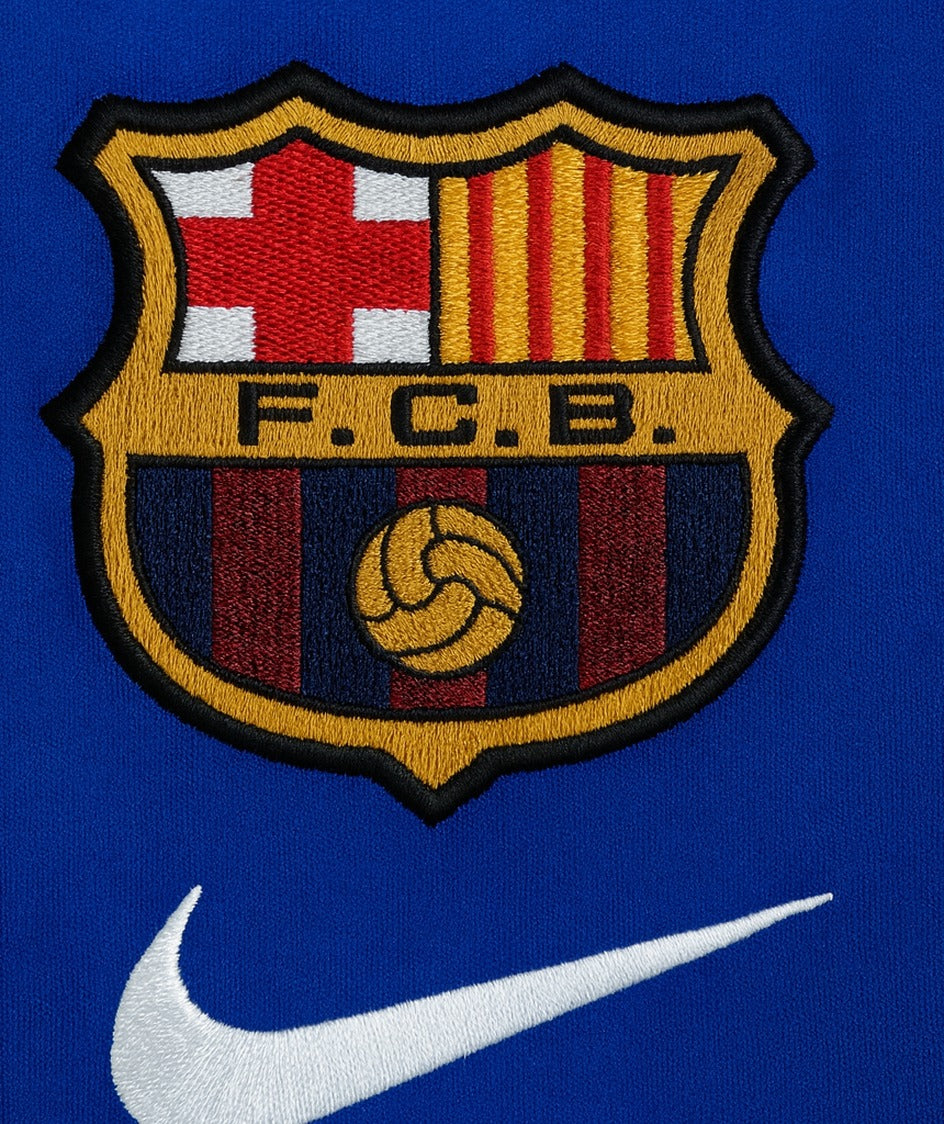 FC Barcelona 2001/02 home shirt — club crest close-up