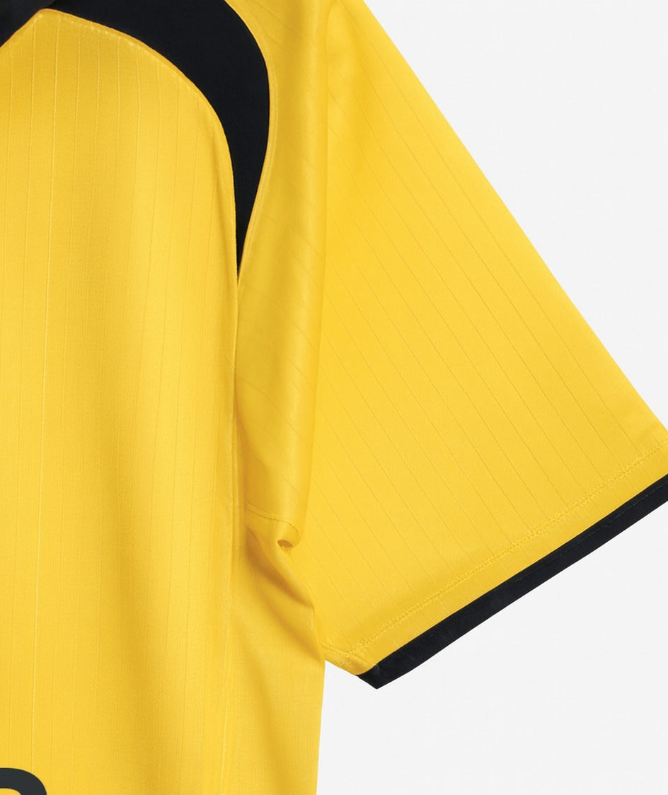 Arsenal 2005/06 away shirt — sleeve and cuff close-up