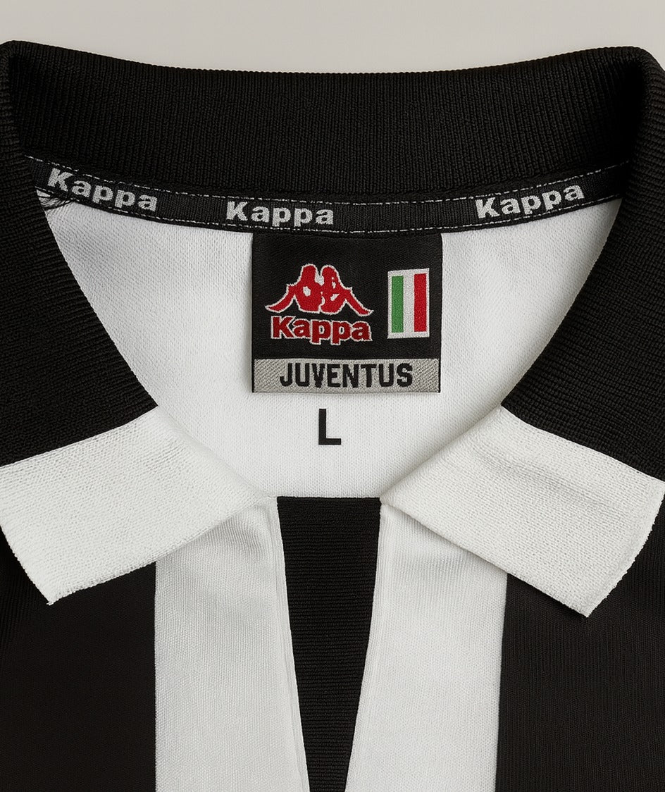 Juventus 1997/98 home shirt — collar close-up