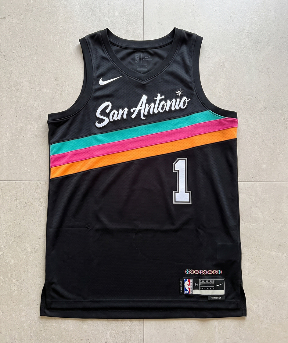 גופיית NBA - סן אנטוניו ספרס ומבניאמה 1 25/26 שחור - מוצר
