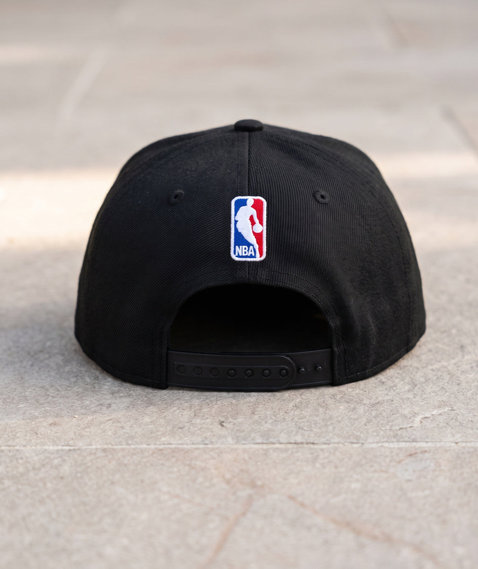 כובע NBA - שיקגו בולס שחור אלופות 1997 - גב