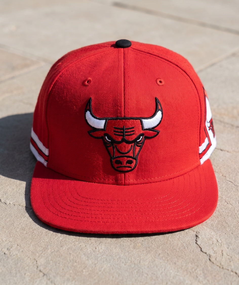 כובע NBA - שיקגו בולס אדום פסי גופייה