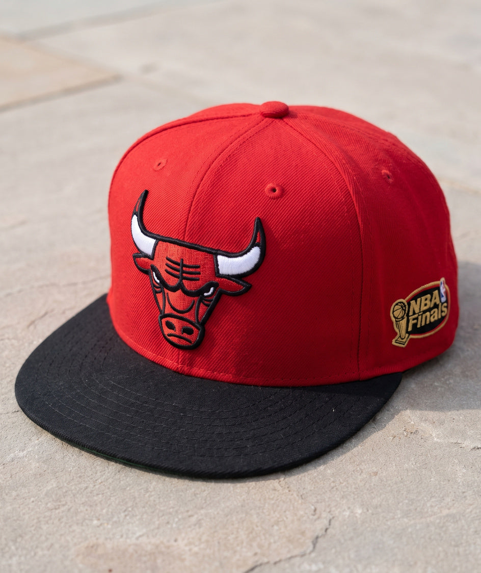כובע NBA - שיקגו בולס אדום שחור גביע