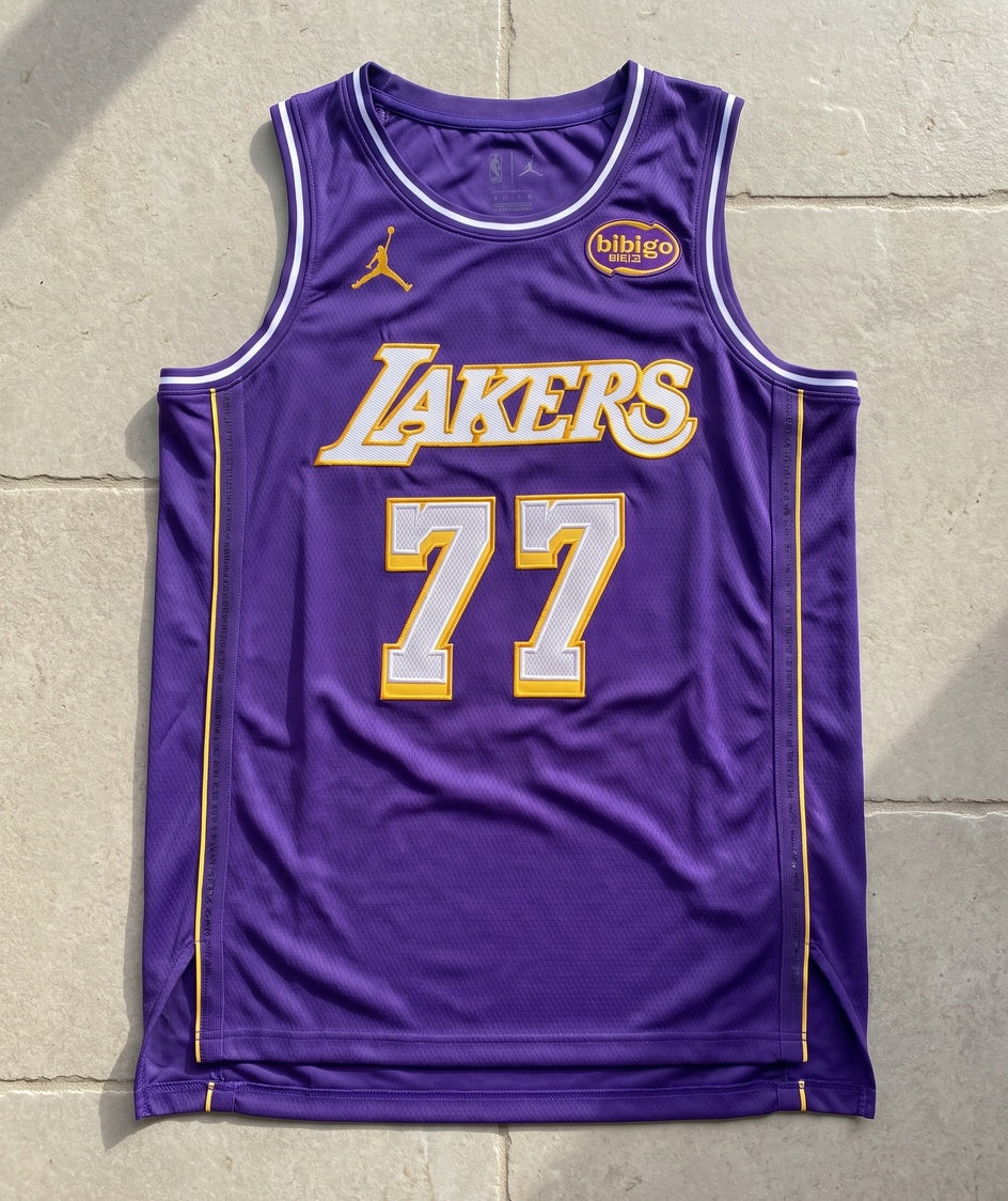 גופיית NBA - לוס אנג'לס לייקרס דונצ'יץ 77 25/26 סגול - מוצר