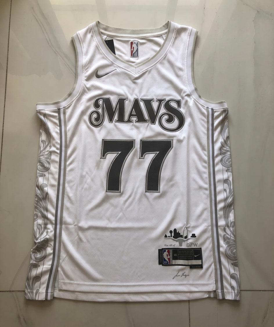 גופיית NBA - דאלאס מאבריקס דונצ'יץ 77 24/25 לבן - מוצר