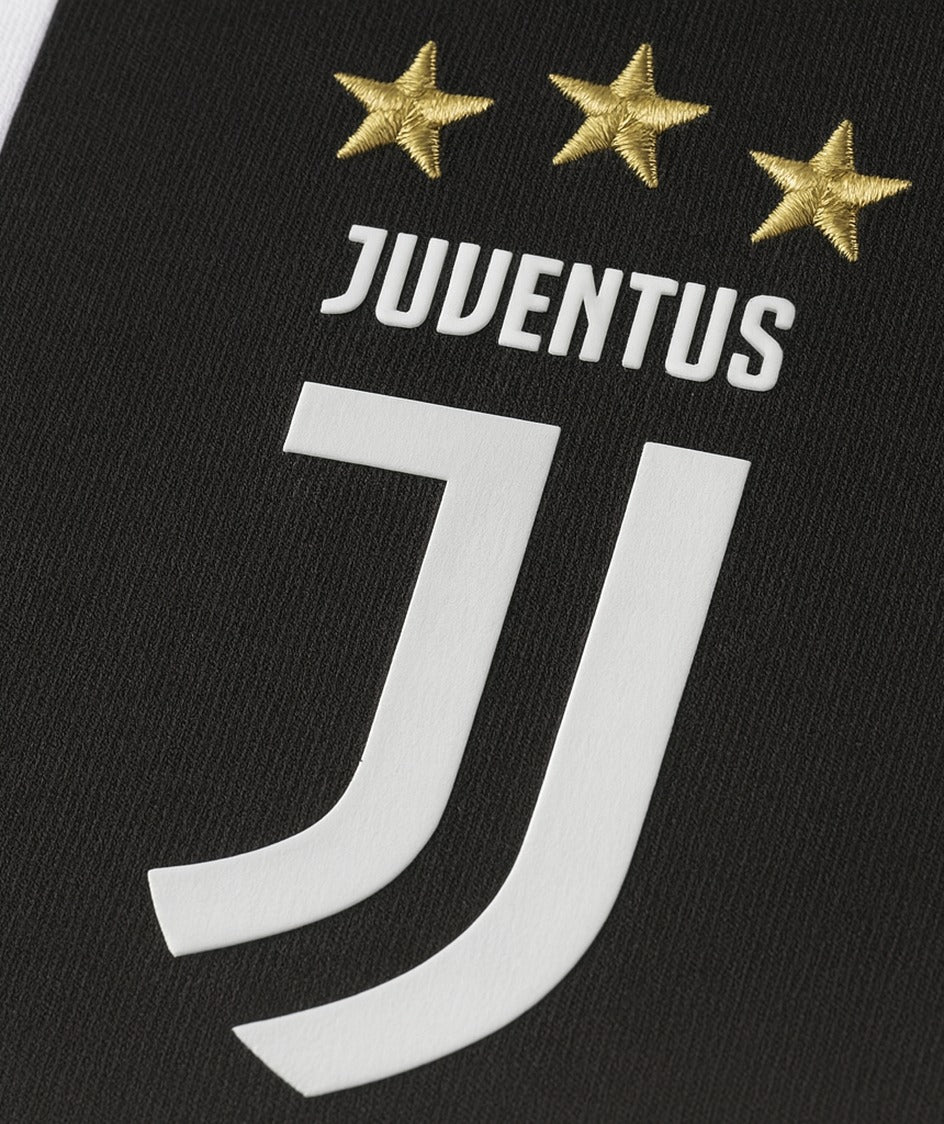 Juventus 2019/20 home shirt — club crest close-up