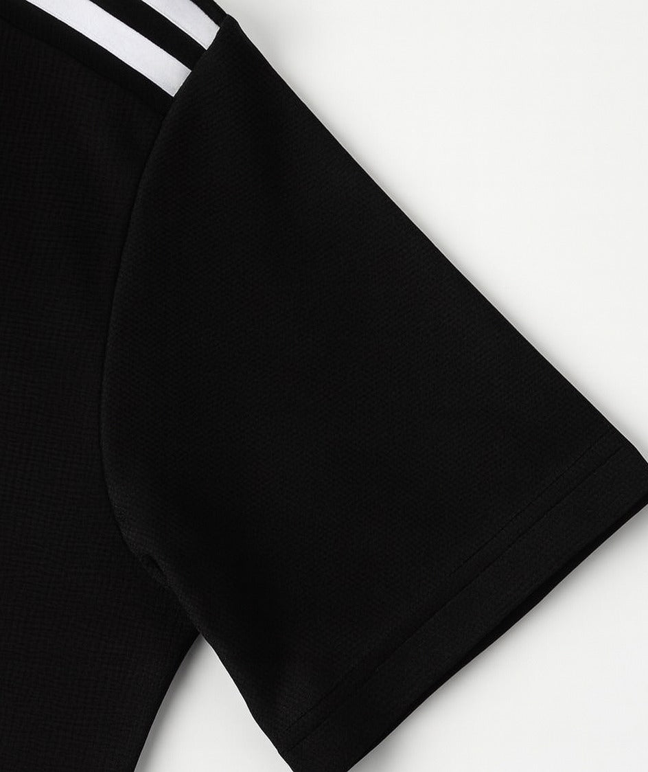 Juventus 2019/20 home shirt — sleeve and cuff close-up