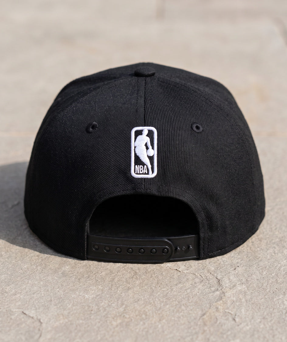 כובע NBA - ניו יורק ניקס שחור קורדרוי - גב