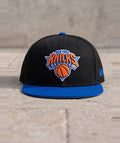 כובע NBA - ניו יורק ניקס שחור מצחייה כחולה