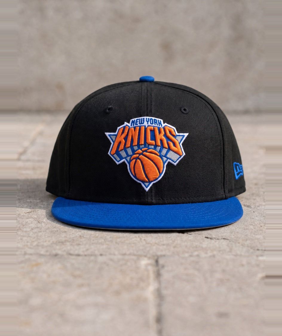 כובע NBA - ניו יורק ניקס שחור מצחייה כחולה