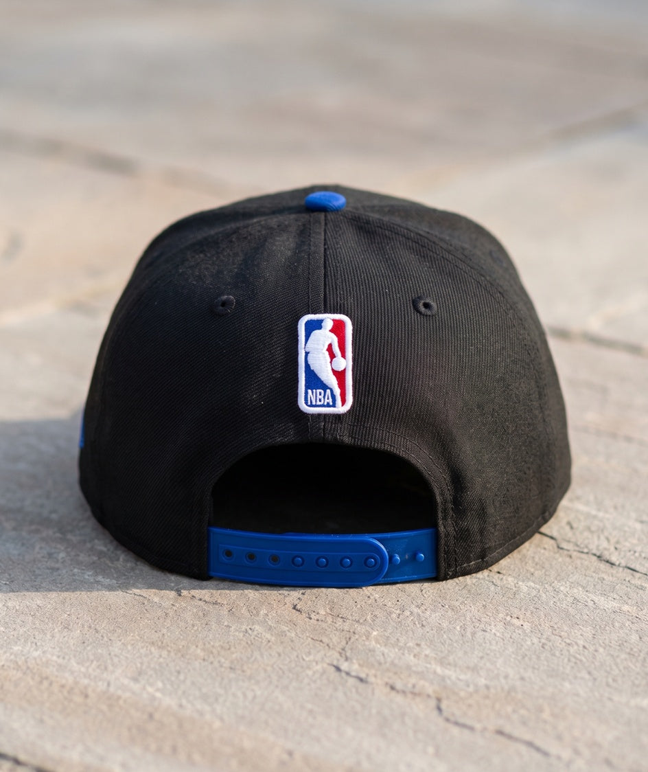 כובע NBA - ניו יורק ניקס שחור מצחייה כחולה - גב