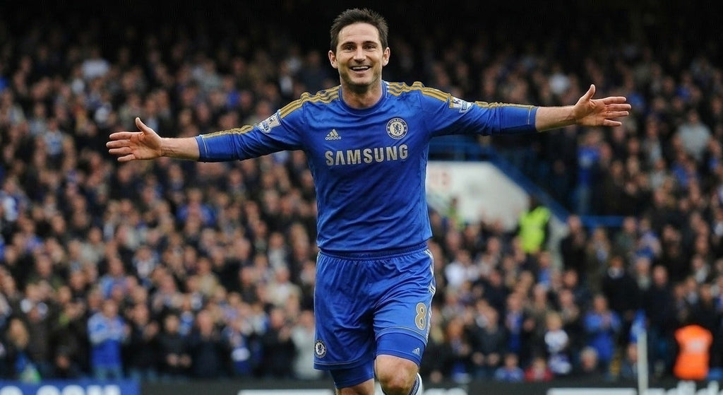 Frank Lampard celebrating in the Chelsea 2012/13 home shirt