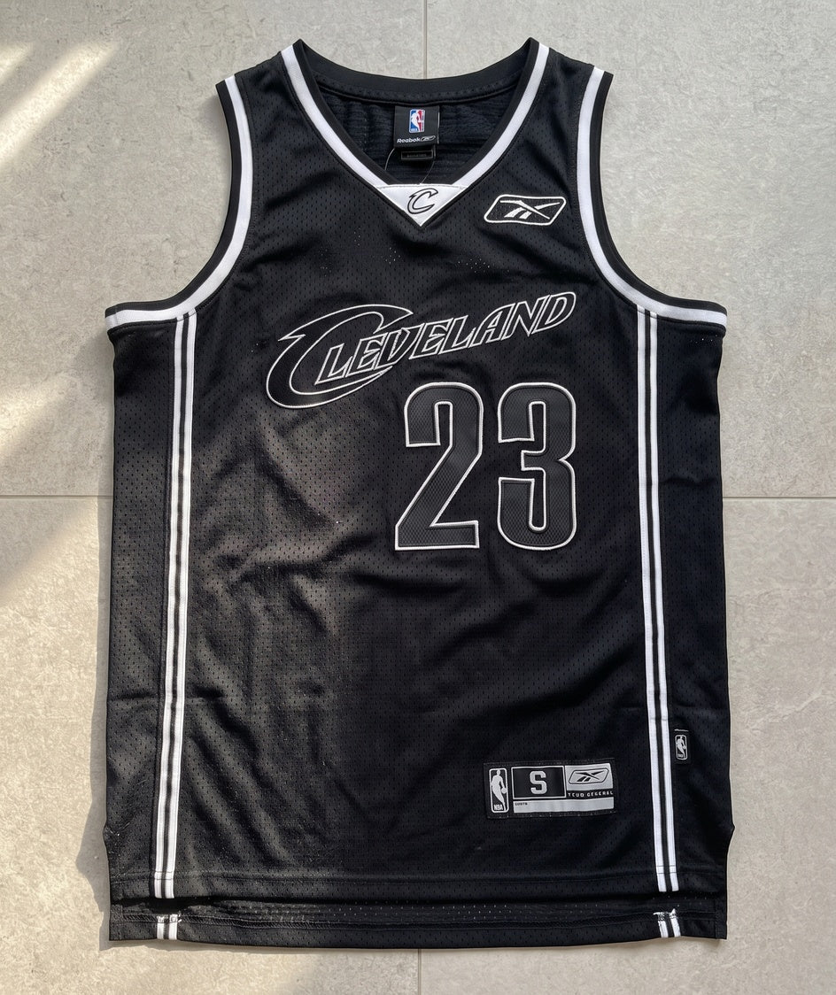 גופיית NBA - קליבלנד קאבלירס ג'יימס 23 שחור - מוצר