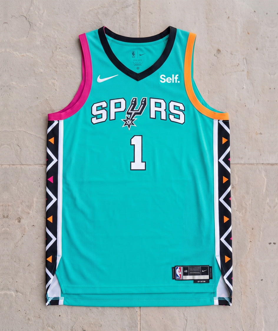 סן אנטוניו ספרס וומבניאמה 1 טורקיז — הגופייה